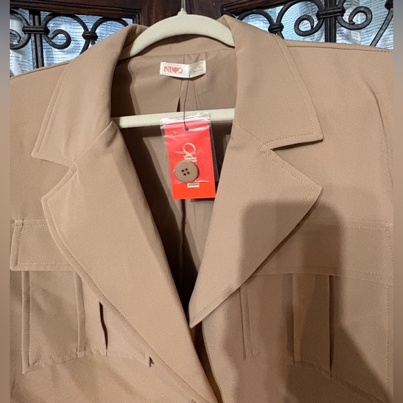 Classic Tan Blazer - Picture 2 of 3